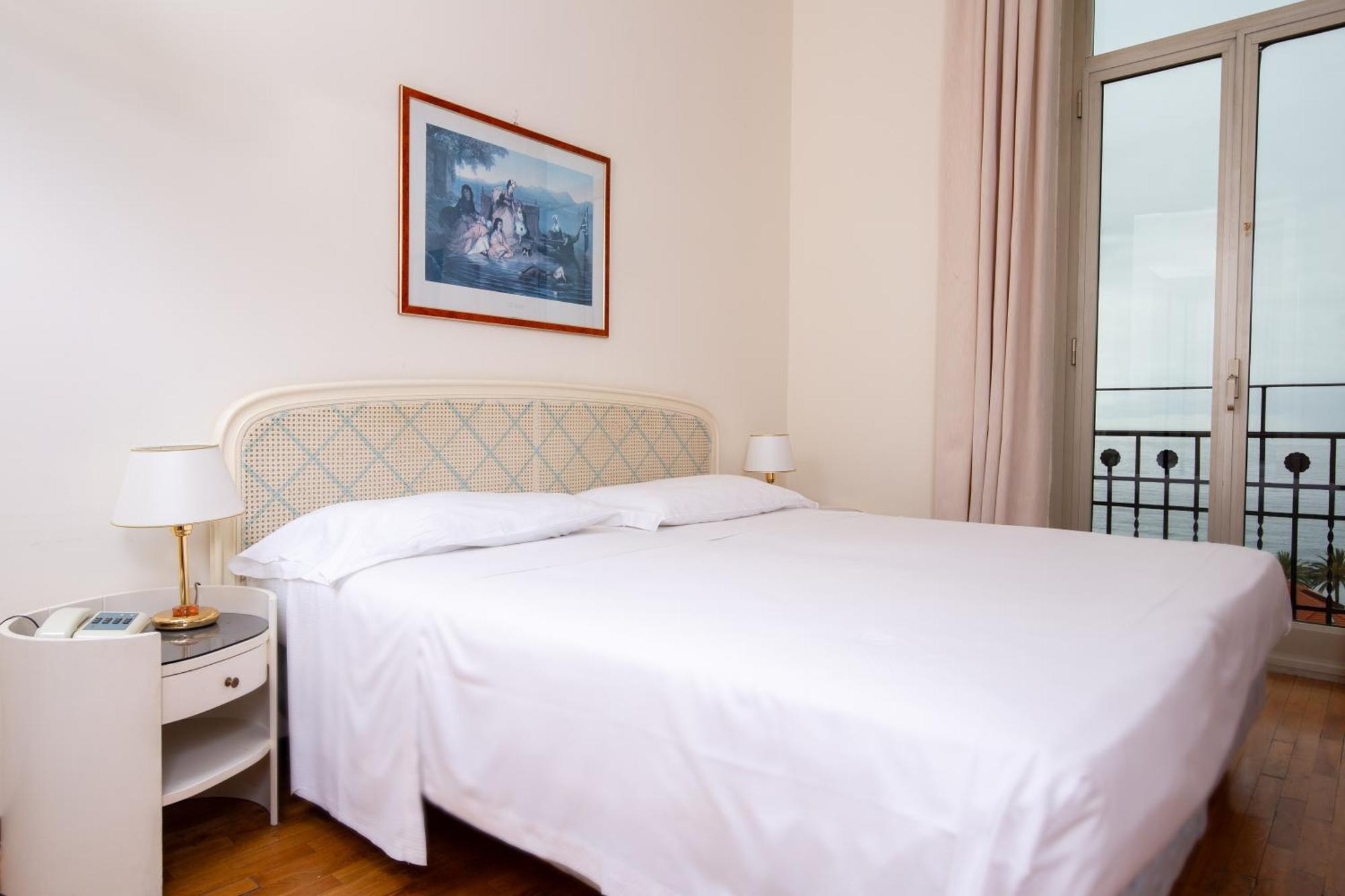 Double or Twin Room Sea View